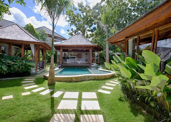 Mango - 3bdrs In The Heart Of Bingin Villa